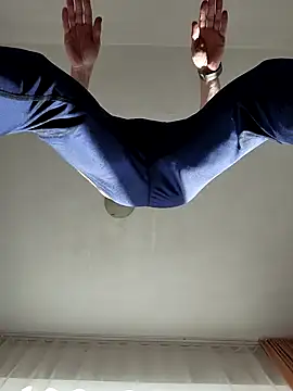 Snapshot of Gingerbeard40 chatting on December 4, 8:01 am Gingerbeard40 online show from December 4, 8:01 am