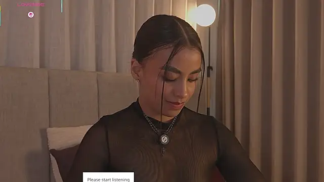 Snapshot of emma_brooks1 chatting on July 14, 1:06 pm emma brooks1 online show from July 14, 1:06 pm