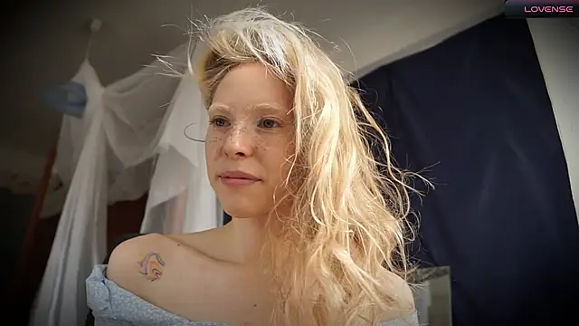  Phantom thread  online show from March 17, 12:35 pm