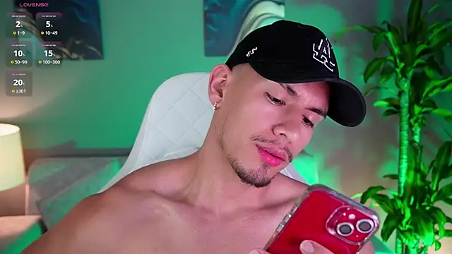 Aaronfox x online show from January 18, 11:43 am