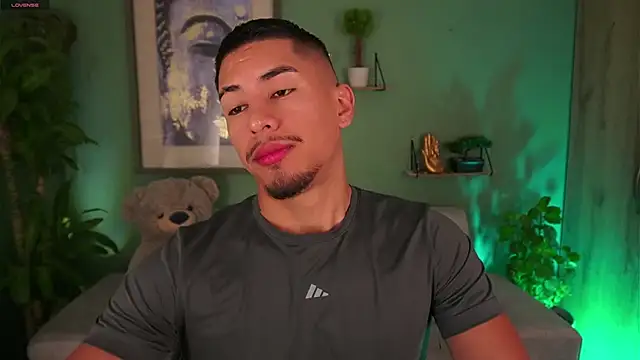 Aaronfox x online show from March 10, 10:04 am