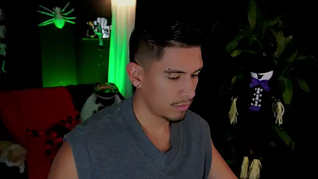 Aaronfox x online show from October 17, 6:10 pm