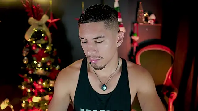 Aaronfox x online show from December 15, 11:25 am