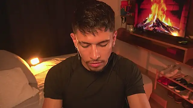 Aaronfox x online show from June 9, 11:38 pm