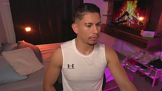 Aaronfox x online show from June 16, 12:41 pm