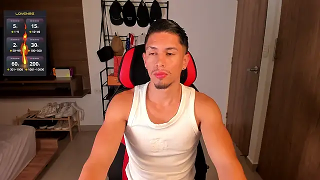 Aaronfox x online show from July 21, 11:56 am