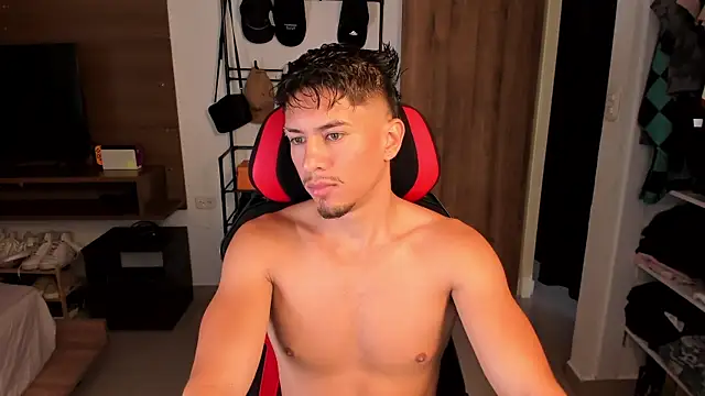 Aaronfox x online show from July 31, 12:59 pm
