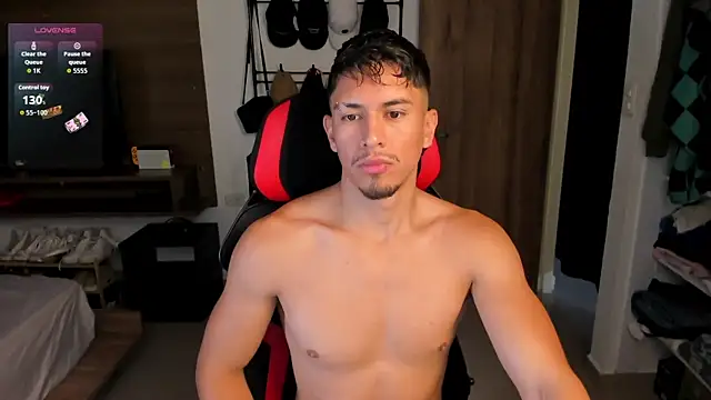 Aaronfox x online show from August 1, 1:10 pm