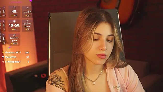 Snapshot of EllieCutes chatting on February 27, 8:28 am EllieCutes online show from February 27, 8:28 am