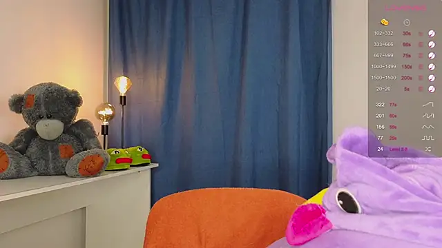 MeghanElson online show from December 14, 11:18 am