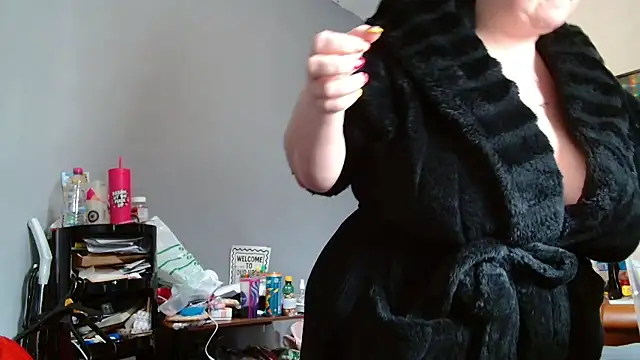 busty-bella1 online show from March 17, 11:02 am