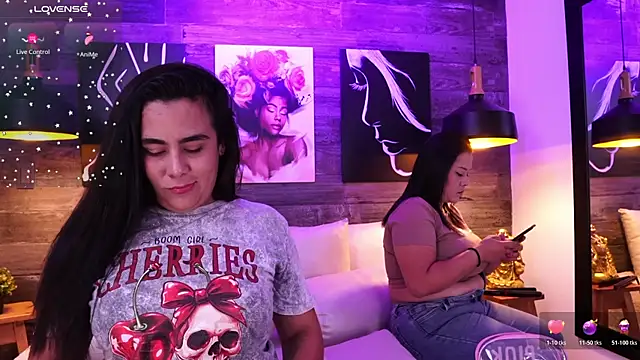 Snapshot of DanyAndAlexa chatting on July 22, 12:52 pm DanyAndAlexa online show from July 22, 12:52 pm