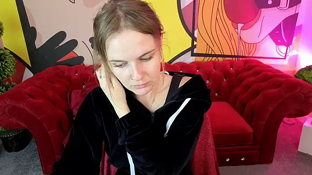 MaribelRiverr  online show from June 14, 5:42 am
