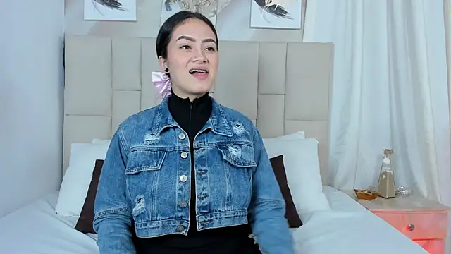 Jaslyn  Smith online show from March 4, 2:21 pm