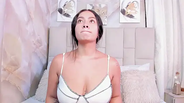 Jaslyn  Smith online show from February 18, 4:58 pm