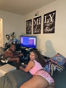 Snapshot of exotic__couple chatting on October 29, 3:09 am exotic couple online show from October 29, 3:09 am