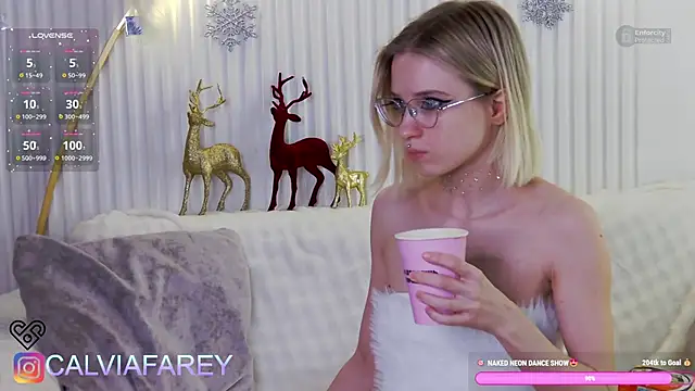 Snapshot of calviafarey chatting on January 16, 11:42 pm calviafarey online show from January 16, 11:42 pm
