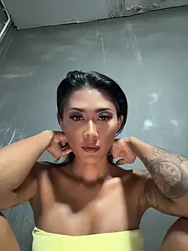 thai-dreamgirl online show from April 27, 11:30 am