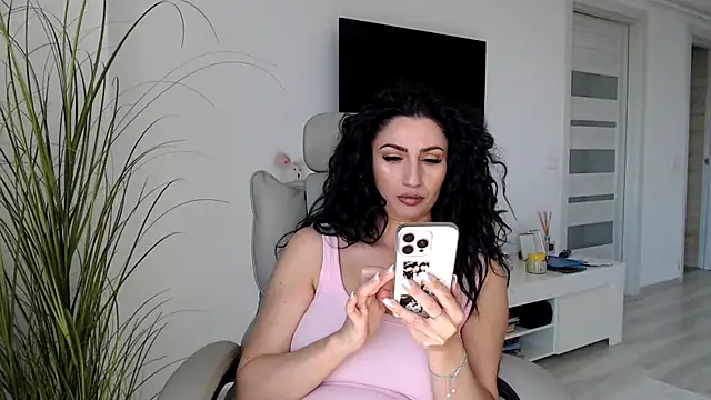 Snapshot of ElizabethAC chatting on May 5, 8:00 am ElizabethAC online show from May 5, 8:00 am