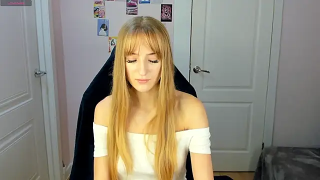 Snapshot of Stacy_River chatting on December 23, 8:22 am Stacy River online show from December 23, 8:22 am