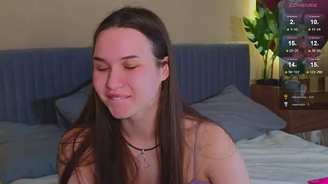 Roxie Mils online show from December 30, 12:11 am