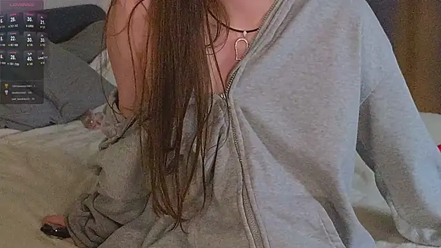 Roxie Mils online show from January 9, 9:16 pm