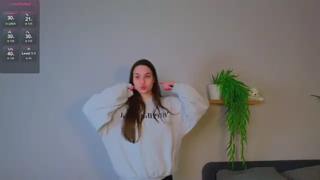 Roxie Mils online show from January 26, 2:41 pm