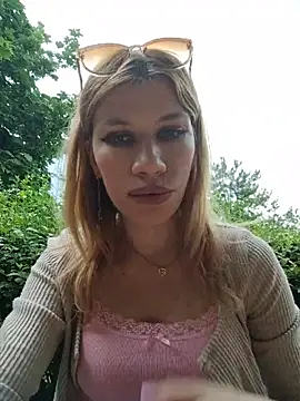 Snapshot of EvaRush chatting on June 10, 4:28 pm EvaRush online show from June 10, 4:28 pm