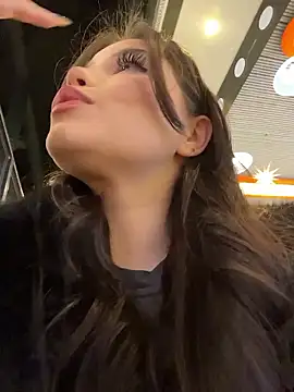 Chloe  Moon online show from January 18, 2:10 pm