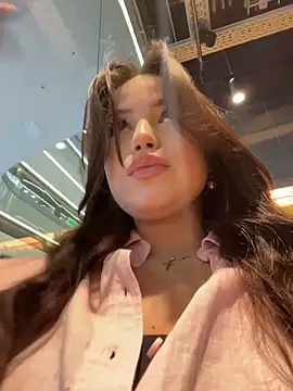 Chloe  Moon online show from March 12, 2:01 pm