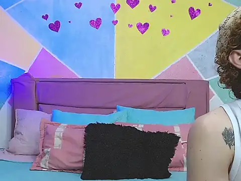 tylor boy online show from September 9, 6:40 pm