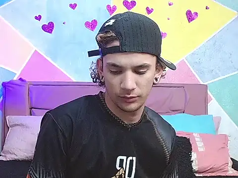 tylor boy online show from September 13, 2:22 am