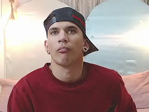 tylor boy online show from December 14, 4:07 am