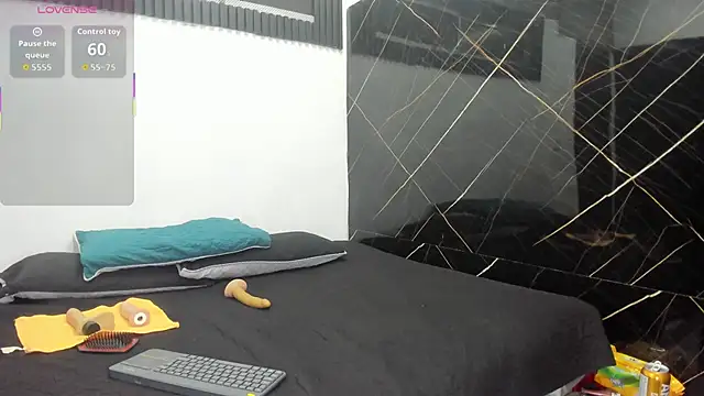 Snapshot of Analiasmith89 chatting on October 11, 2:33 am Analiasmith89 online show from October 11, 2:33 am