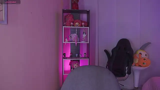 Snapshot of mara_jackson_ chatting on March 12, 12:20 am mara jackson online show from March 12, 12:20 am