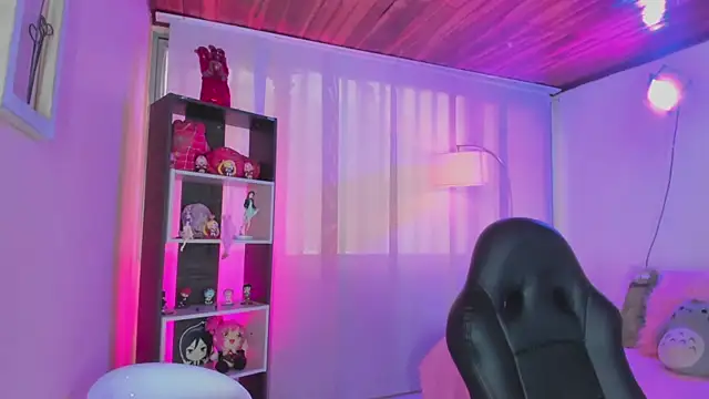 Snapshot of mara_jackson_ chatting on March 20, 12:22 pm mara jackson online show from March 20, 12:22 pm