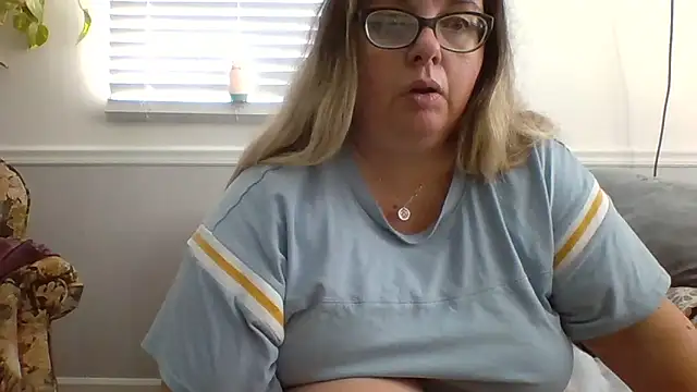 Snapshot of LauLauPAWG chatting on January 17, 4:15 pm LauLauPAWG online show from January 17, 4:15 pm