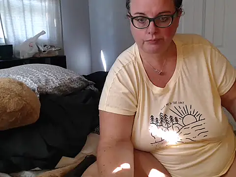 Snapshot of LauLauPAWG chatting on October 8, 6:16 pm LauLauPAWG online show from October 8, 6:16 pm