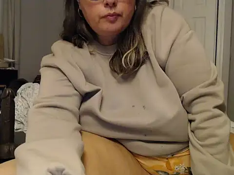 Snapshot of LauLauPAWG chatting on November 4, 12:21 am LauLauPAWG online show from November 4, 12:21 am