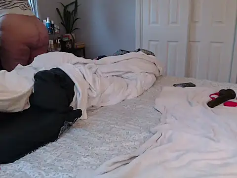 Snapshot of LauLauPAWG chatting on November 26, 6:42 pm LauLauPAWG online show from November 26, 6:42 pm