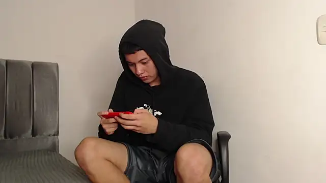 alex-lover online show from March 6, 5:24 am