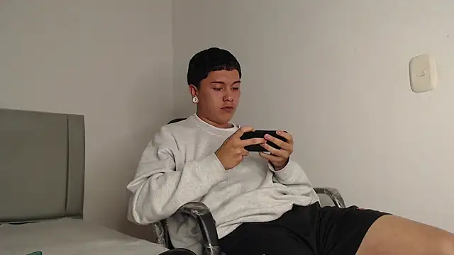 alex-lover online show from April 24, 6:16 am