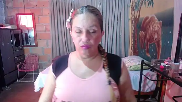 Snapshot of mom_son_dirty chatting on June 11, 1:31 pm mom son dirty online show from June 11, 1:31 pm