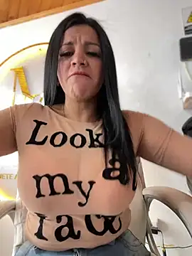 Snapshot of Milff_parkerrr chatting on February 5, 3:31 pm Milff parkerrr online show from February 5, 3:31 pm