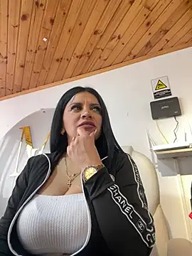 Snapshot of Milff_parkerrr chatting on March 8, 4:17 pm Milff parkerrr online show from March 8, 4:17 pm