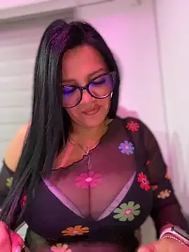 Snapshot of Milff_parkerrr chatting on October 2, 1:45 am Milff parkerrr online show from October 2, 1:45 am