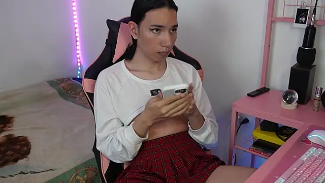 Snapshot of Flaream_angel chatting on January 3, 7:50 pm Flaream angel online show from January 3, 7:50 pm