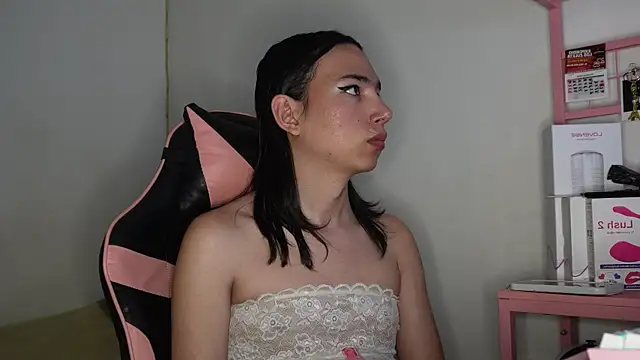 Snapshot of Flaream_angel chatting on October 30, 9:26 pm Flaream angel online show from October 30, 9:26 pm