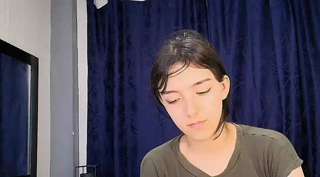 Snapshot of Marcelaa_fox chatting on December 5, 12:19 am Marcelaa fox online show from December 5, 12:19 am