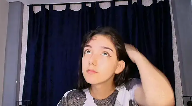 Snapshot of Marcelaa_fox chatting on December 5, 11:40 pm Marcelaa fox online show from December 5, 11:40 pm